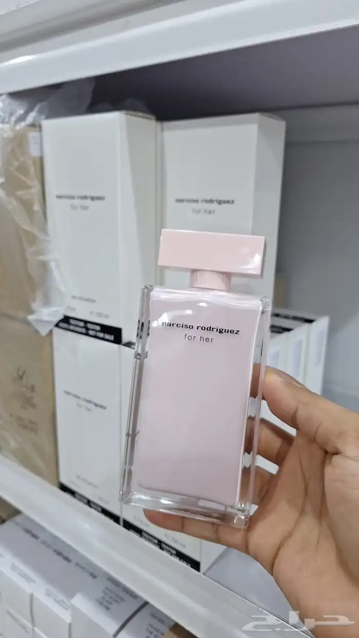 تدور عل عطرك الأصلي و بسعر الجملة موجود 9