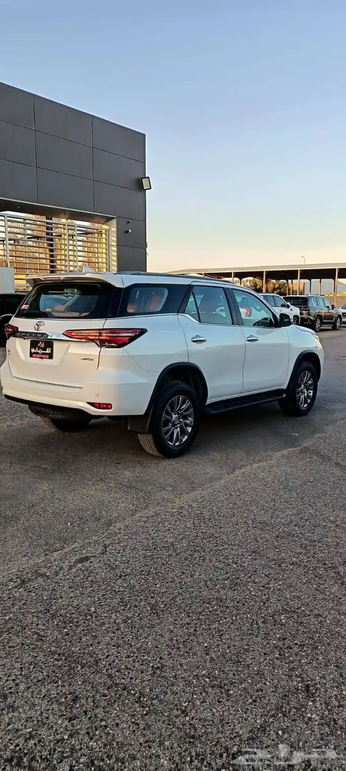 تويوتا فورتشنر موديل 2023عداد52الف مكينة 2.800 2
