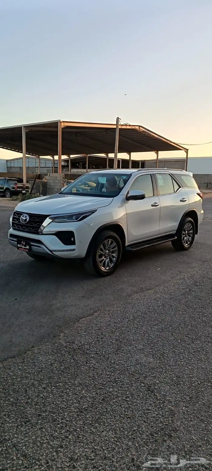 تويوتا فورتشنر موديل 2023عداد52الف مكينة 2.800 4
