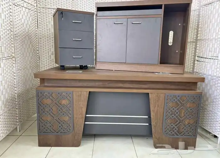 طاولات مكاتب متوفرة بأحجام مختلفة  100 سم  120 سم  140 سم 22