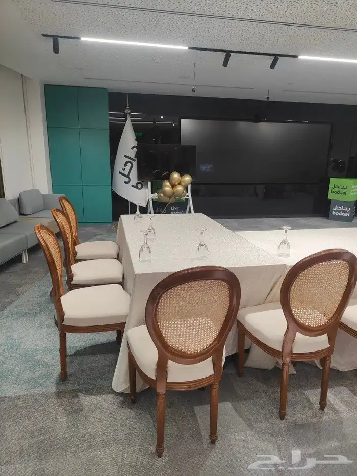 عندنا كراسي وطاولات قهوجين وصبابين 3