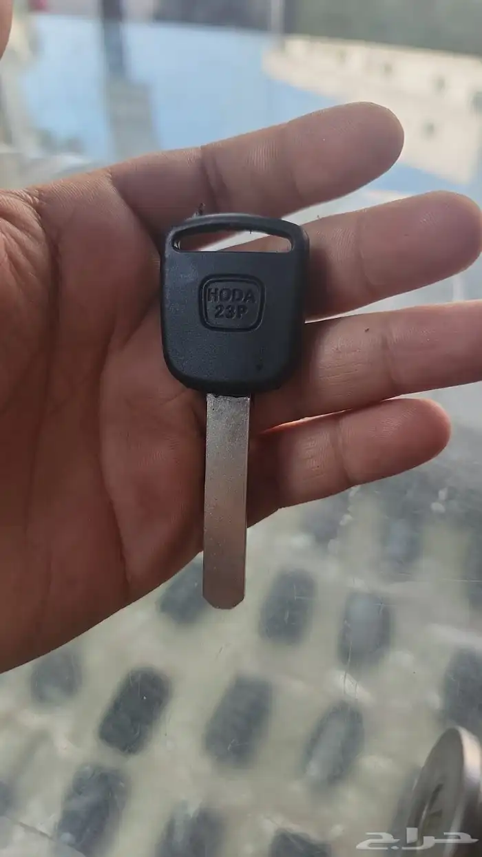 نسخ المفاتيح البصمة والعادي فتح شقق وخزنات تصليح ريموتات وبر 0