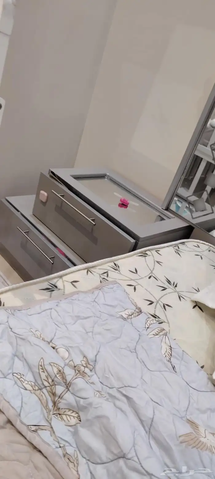 طقم نوم سرير خزانة تسريحة طقم كنب 4