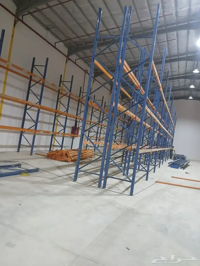 الحق العرض على رفوف مستودعات تصفيات 1