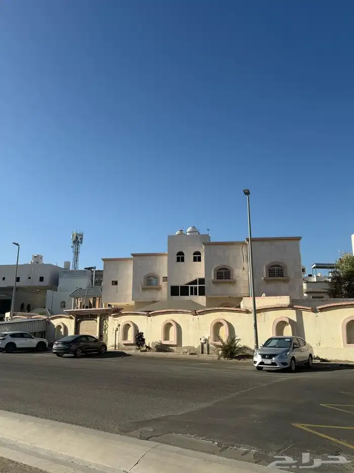 عمارة او ارض للبيع موقع مميز بحي النخيل 1