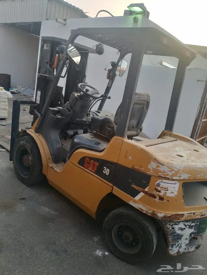 شوقه فور كليفت CAT موديل 2007 حموله 3 طن 1