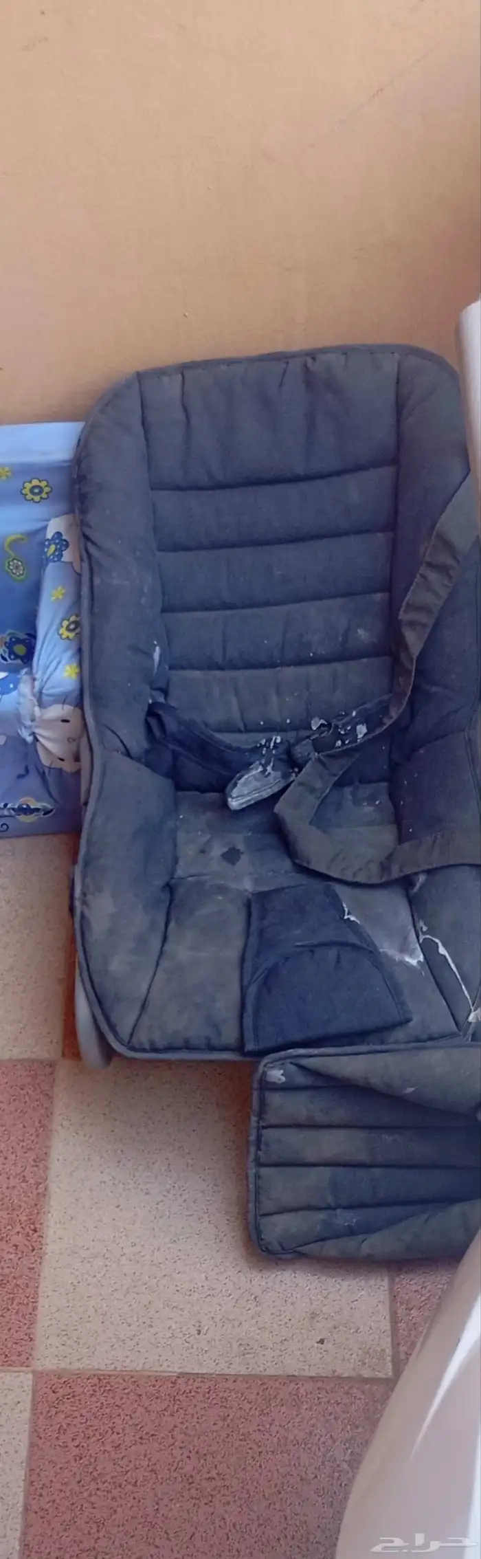 جلاسه اطفال عدد1دولاب صغير عدد2 عربيه اطفال عدد 2 جهاز رياصي 1