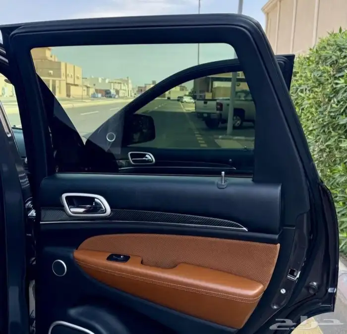 جيب جراند شيروكي SRT 2018 تأتي بمواصفات رائعة تشمل  -  المحر 3