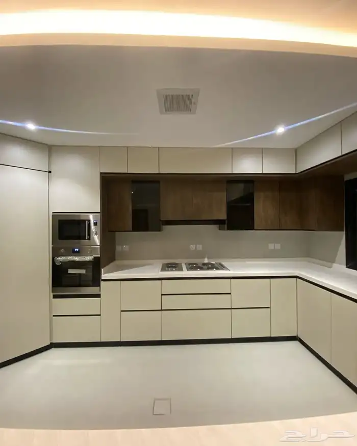 نقدم مطابخ عملية وحلول تخزين ذكية تناسب كل المساحات 0