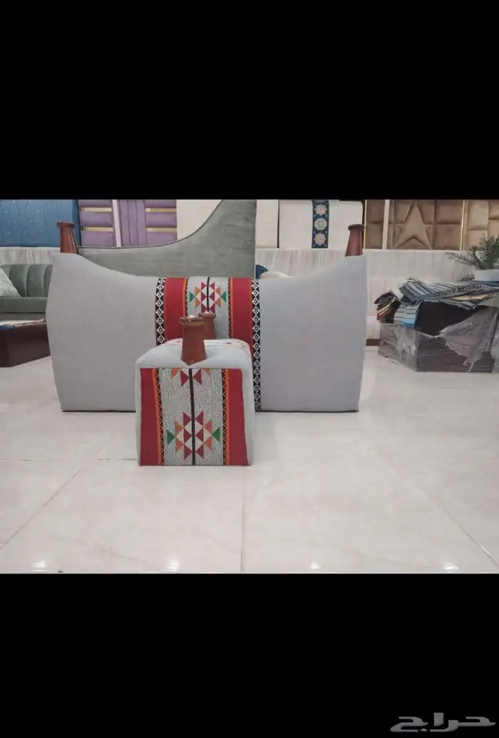 كنب مجلس مساند تفصيل وا تنجيد ستائر ويفي امريكي جمع الستائر. 4