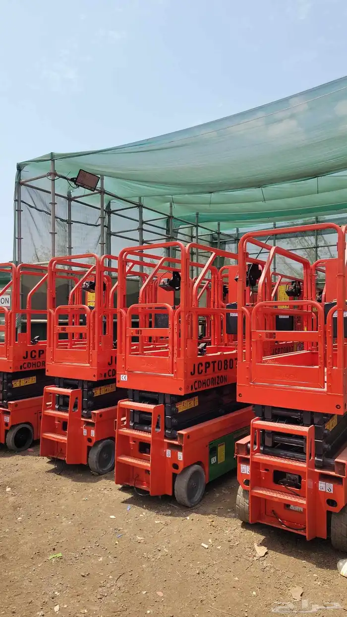 سيزرلفت 8مترللايجار اليومي والاسبوعي والشهريرافعة مقصية 8متر 7