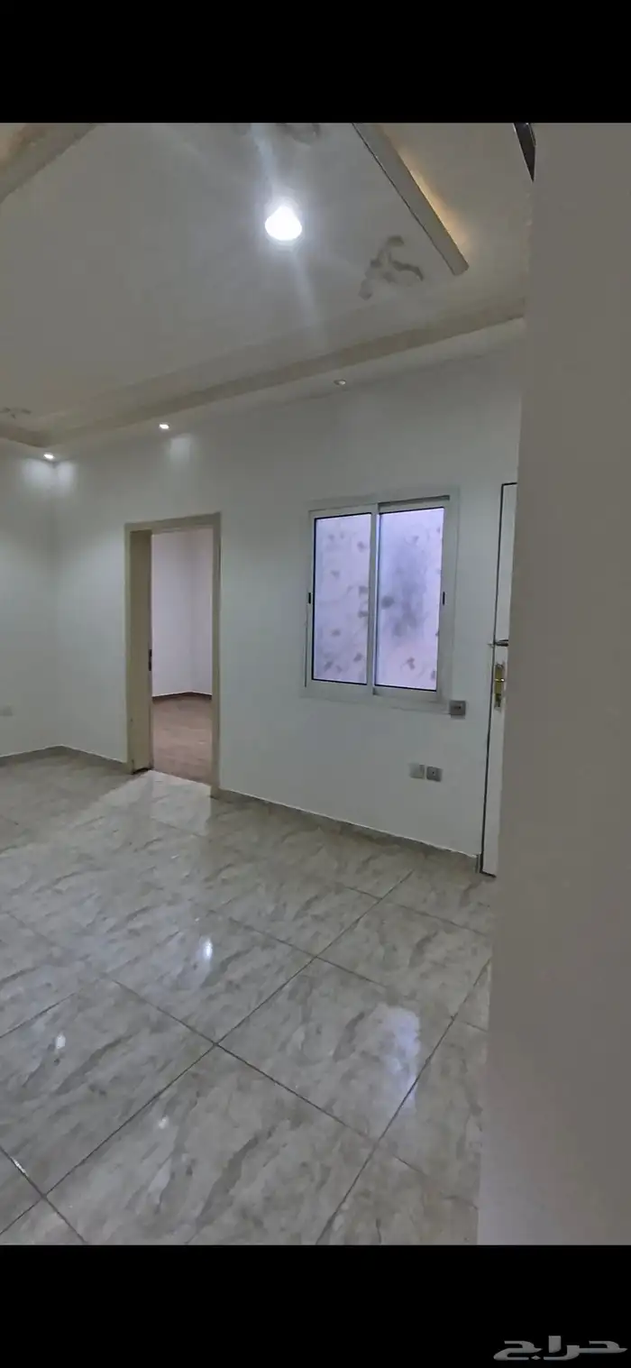 شقه ارضيه للايجار حي النزهه الرياض 6