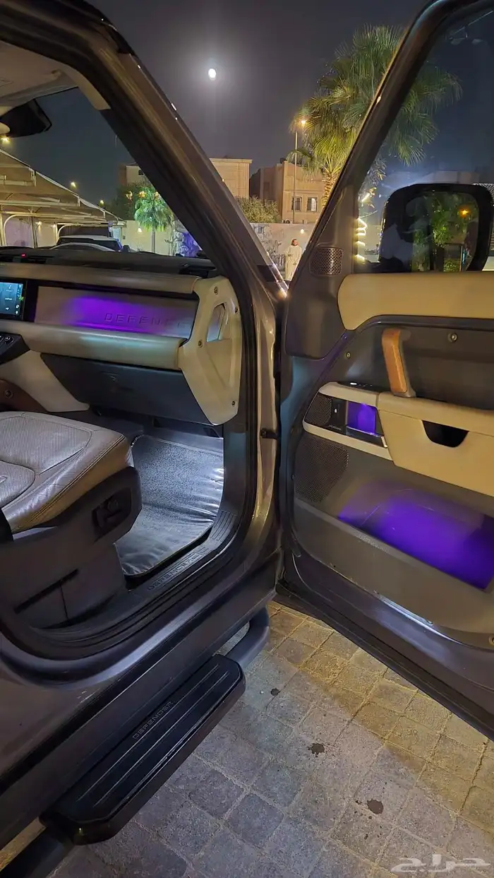 لاند روفر- ديفندر 2020 1