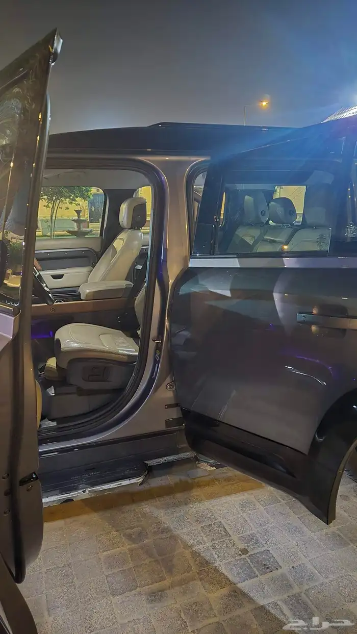 لاند روفر- ديفندر 2020 2