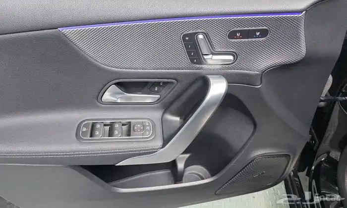 مرسيدس A220 هاتشباك 2021 10