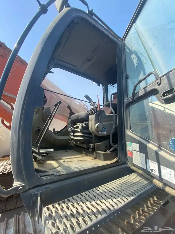 بوكلين هيتاشي 3