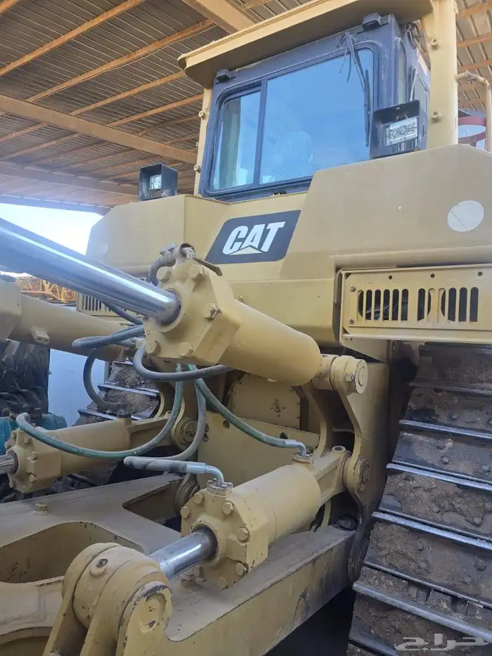 بلدوزر D8R مديل2008 1