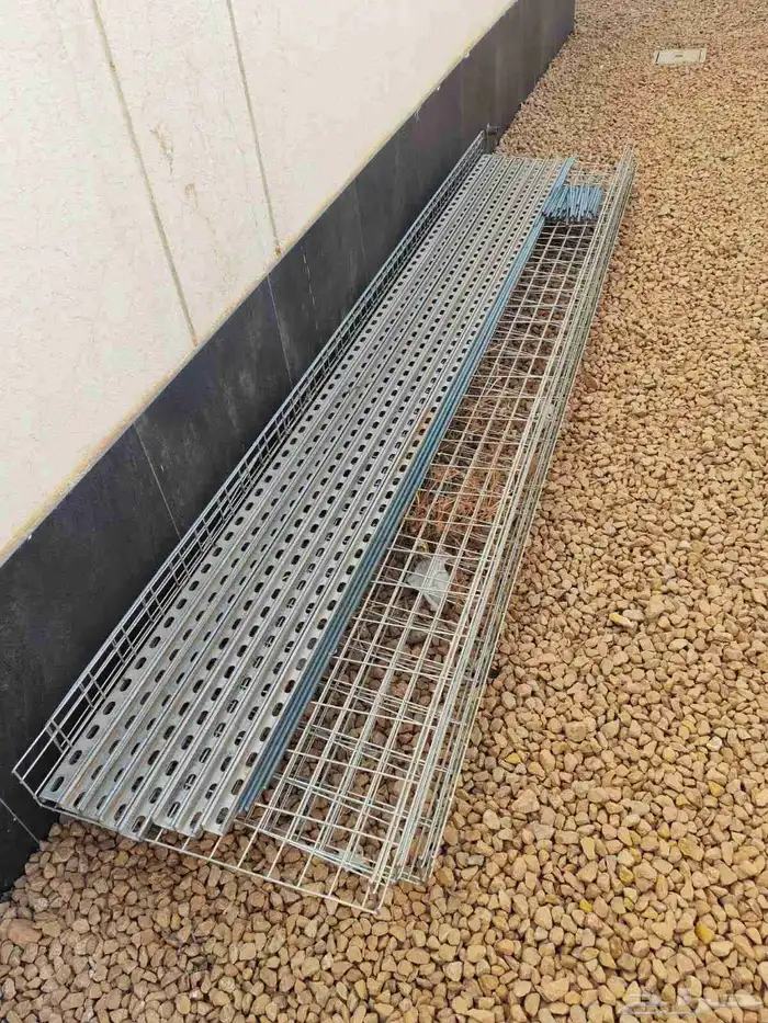 سلال كابلات معدنية وقنوات وسيخات 1