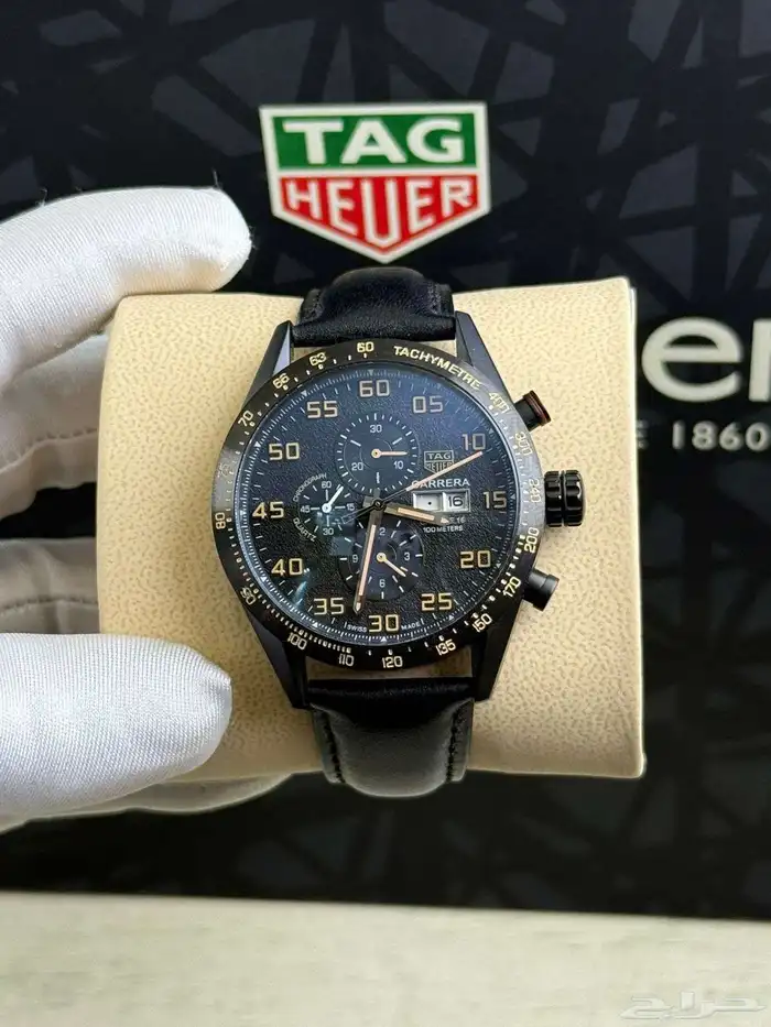 ساعة تاغ هوير كاريرا كرونوغراف بمينا أسود وسوار جلدي أسود لل 6