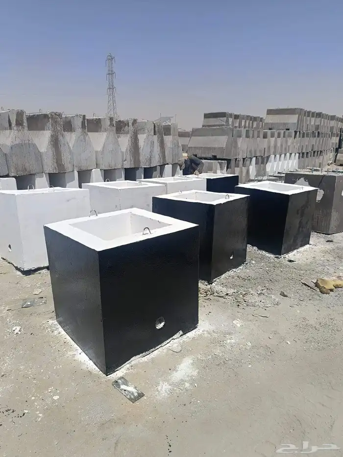 حواجز خرسانيه أنوع المقاسات متوفره عل حساب اطلب 1