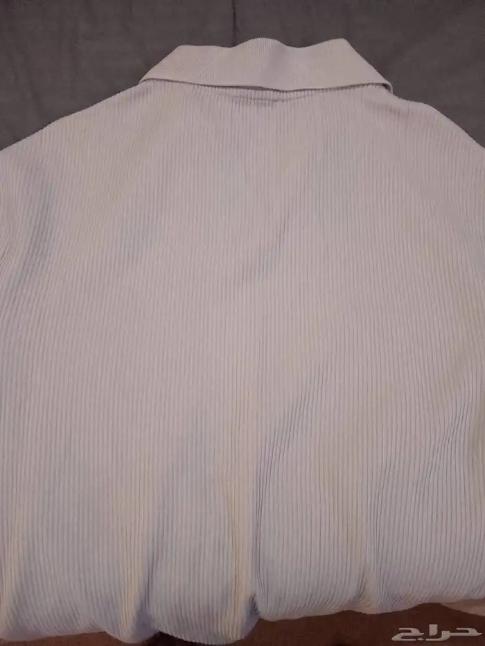 تشيرت ماركة ازارا مقاس M جينز ارجل واسعه مقاس في كرتونه 1