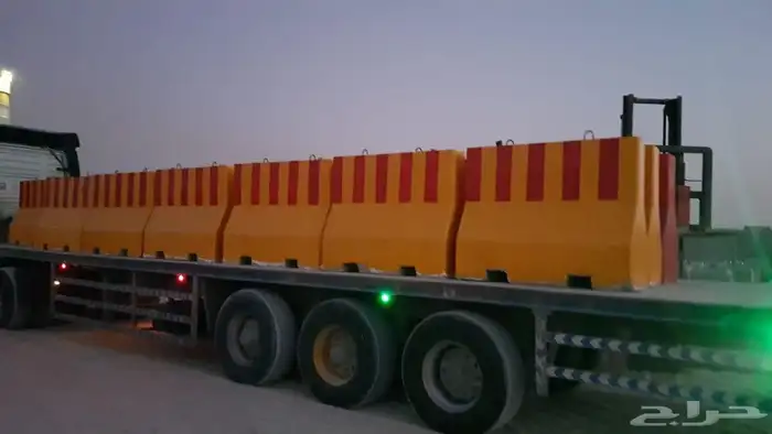 حواجز خرسانية نيوجرسي سفتي مصدات قواعد انارة مناهل 6