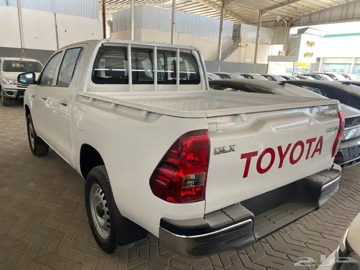 تويوتا هايلوكس غمارتين ديزل دبل سلق جير عادي 2025 4