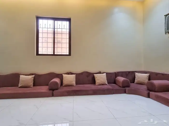 كنب مجلس أرضي للبيع 2