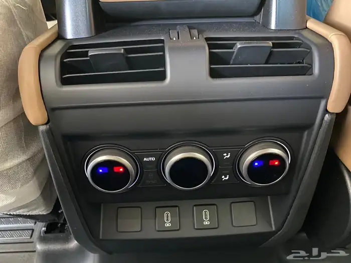 لاند روفر ديفندر فل كامل 6 سلندر موديل 2026 سعودي الناغي 12