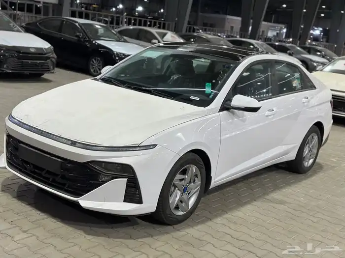 هونداي أكسنت سمارت 1.5 سقف أسود موديل 2025 كاش وتقسيط 5