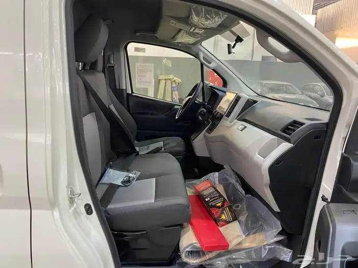 باص تويوتا هايس بضاعة سقف مرتفع ديزل 2026 9