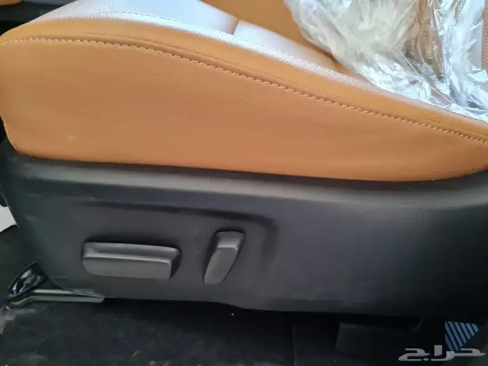 تويوتا فورشنر الفئه VX3 فل كامل بنزين 6 سلندر الموديل 2025 12