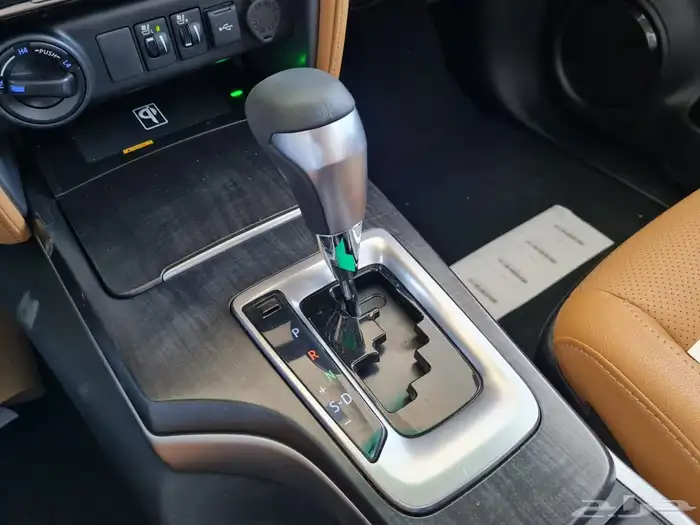 تويوتا فورشنر الفئه VX3 فل كامل بنزين 6 سلندر الموديل 2025 15