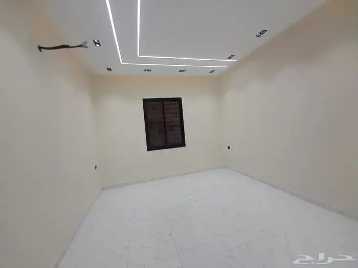 للبيع شقه دور ثاني 6غرف مع سطح مستقل بحي الموسي ب550الف 13