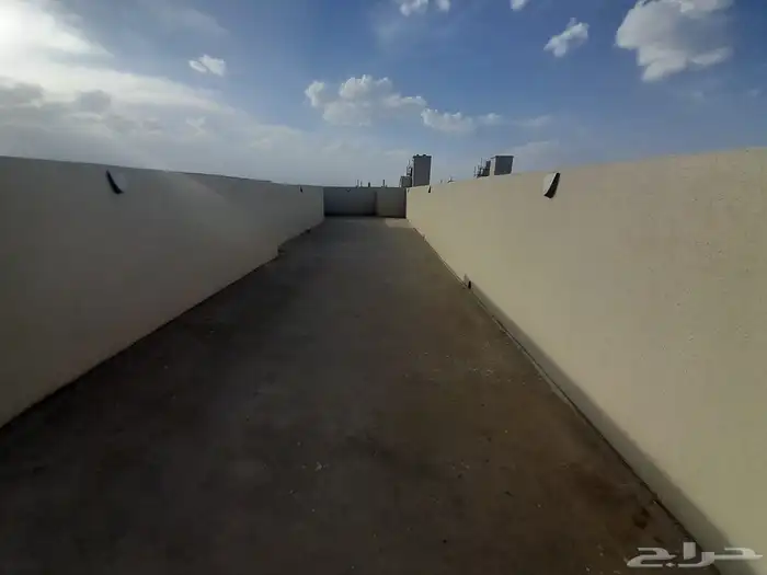 للبيع شقه دور ثاني 6غرف مع سطح مستقل بحي الموسي ب550الف 19