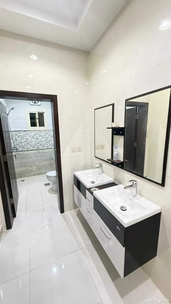 شقة للايجار 5 غرف نظيفة_ حي الصالحية امام من لولو ماركت 8