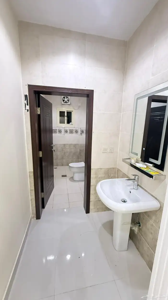 شقة للايجار 5 غرف نظيفة_ حي الصالحية امام من لولو ماركت 3