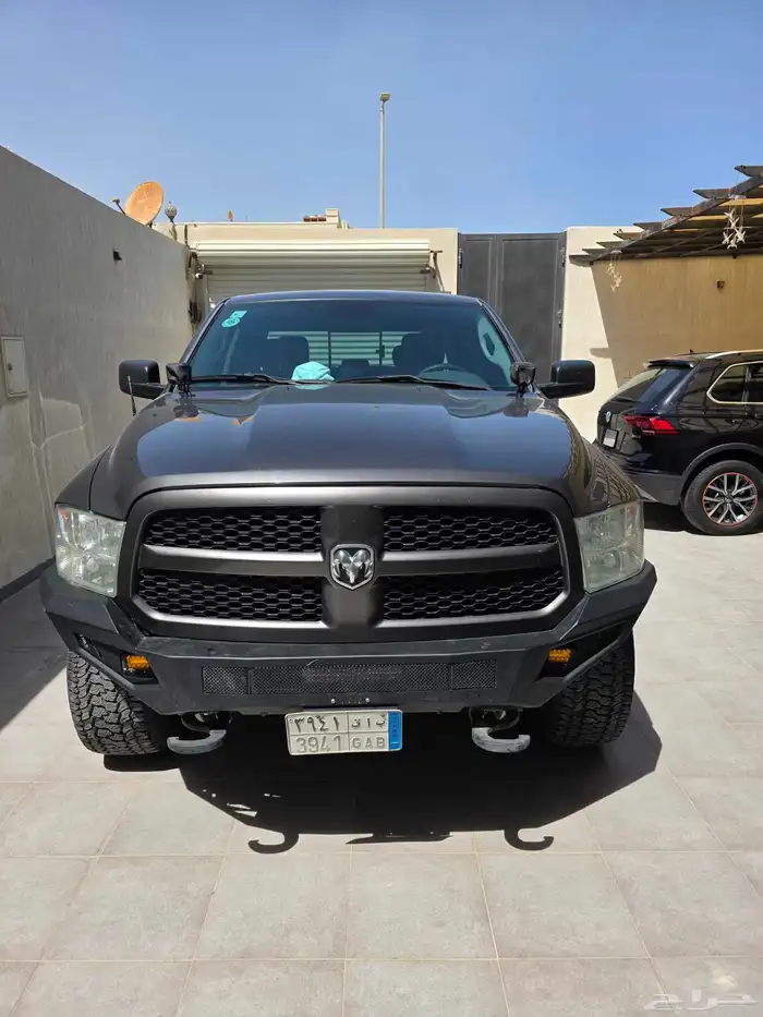 2018 دودج رام 1500 للبيع او البدل بجيب 7 راكب 2