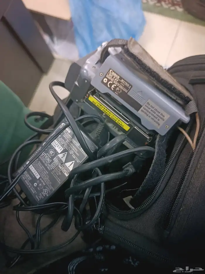 كامرا كانون قديمه تحتاج صيانه وتلفون لاسلكي بانسونك يعمل 2