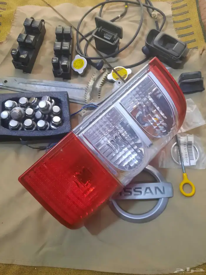 قطع غيار نيسان بترول موديل 2003 فتك مستعمله نظيفه وجديده اصل 0