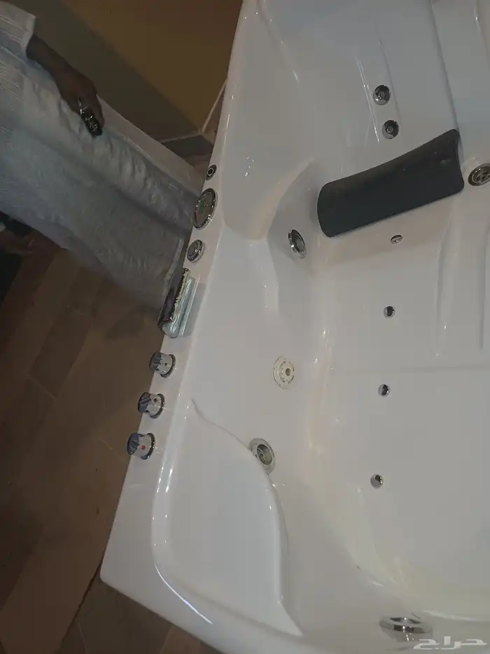 جاكوزي شبه جديد للبيع 3
