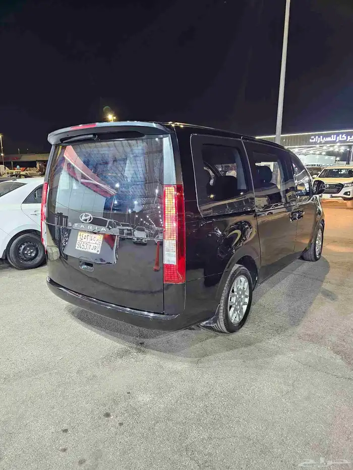 للبيع ستاريا 2023 السعر 74 0