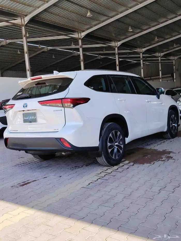 تايوتا هيلندر 2021 11