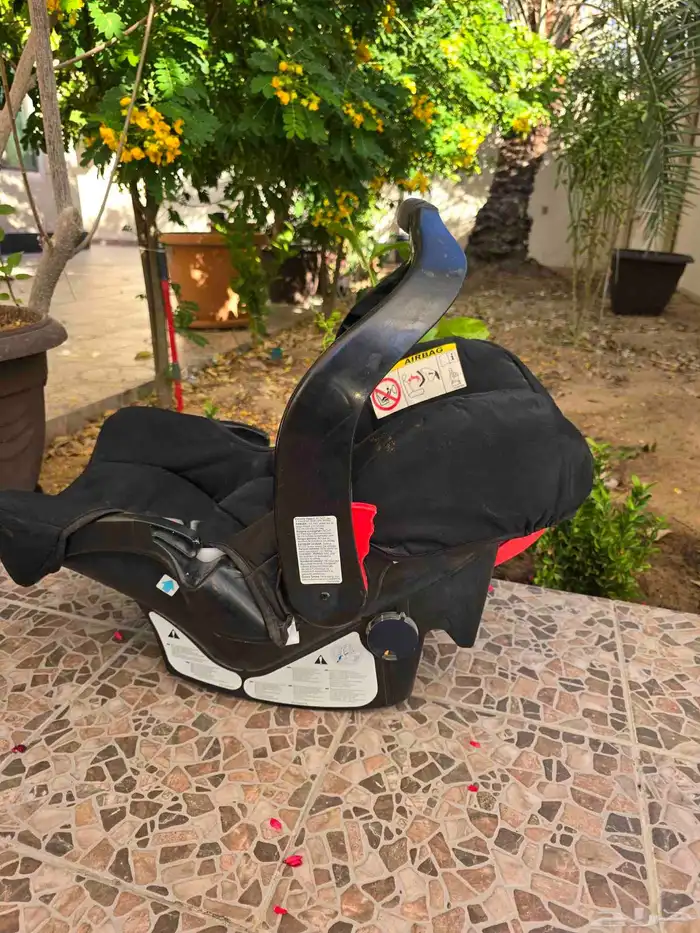 عربة أطفال ممتازة وكرسي سيارة نوعية جونيور ب300 ريال فقط 2