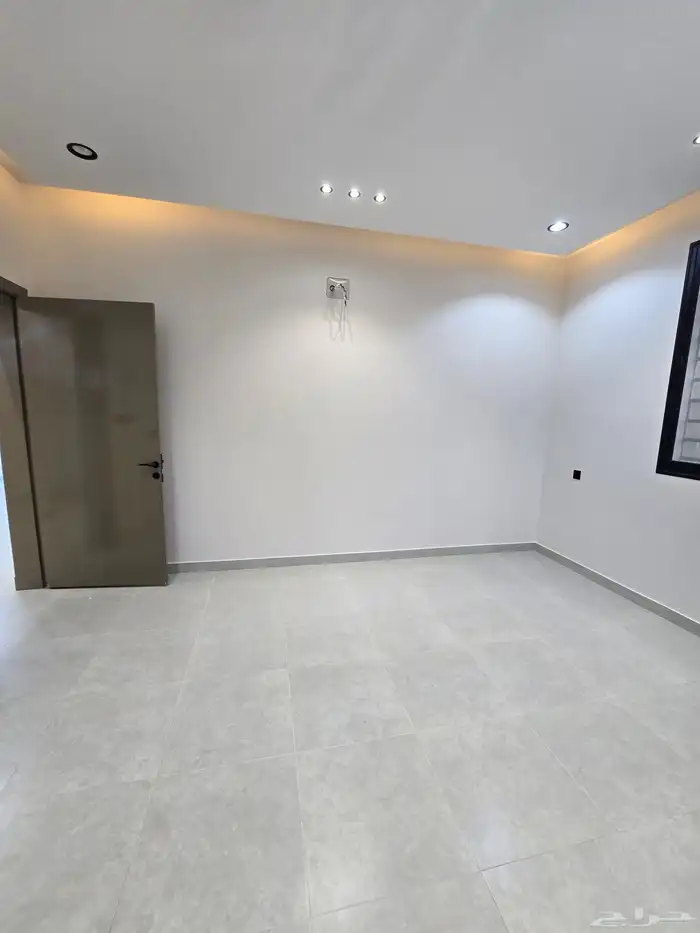 للبيع شقق ارضيه بحوش ومدخل سياره 520 الف 23