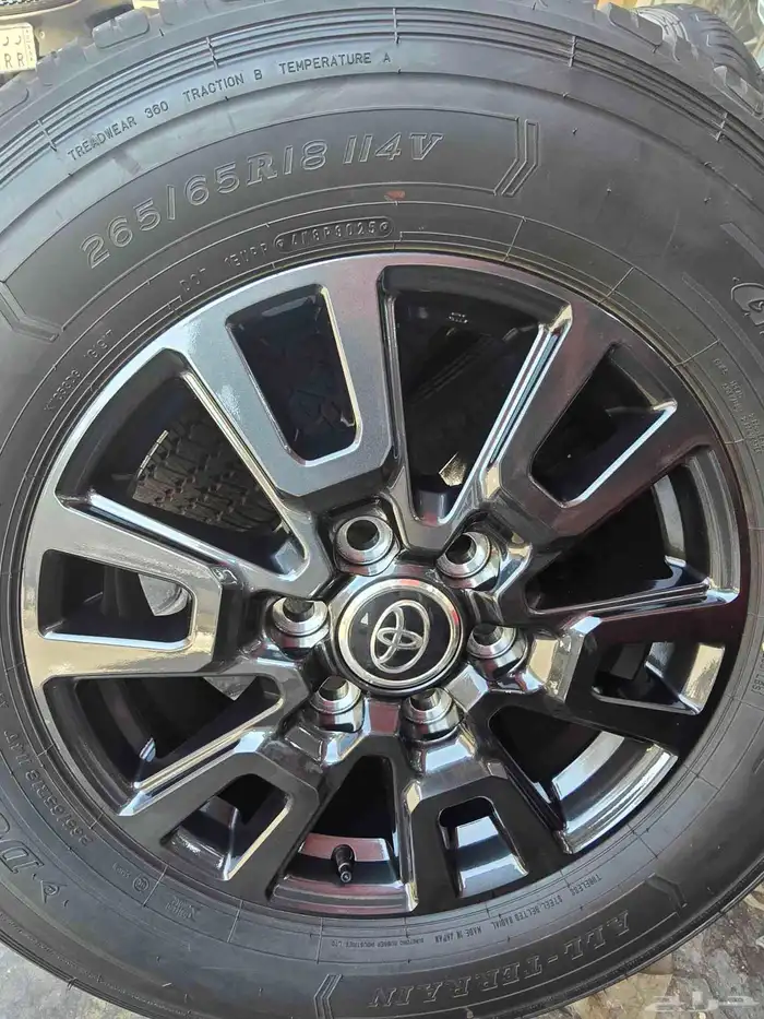 جنوط برادو 2025 مع كفرات مقاس 18 0