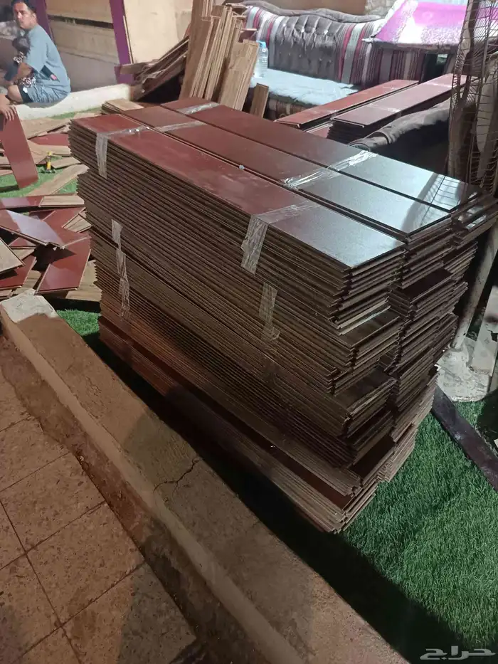 باركيه خشب مستعمل شبه جديد حوالي 75 متر 1