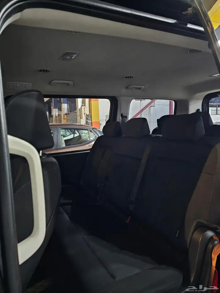 للبيع ستاريا 2023 السعر 74 4