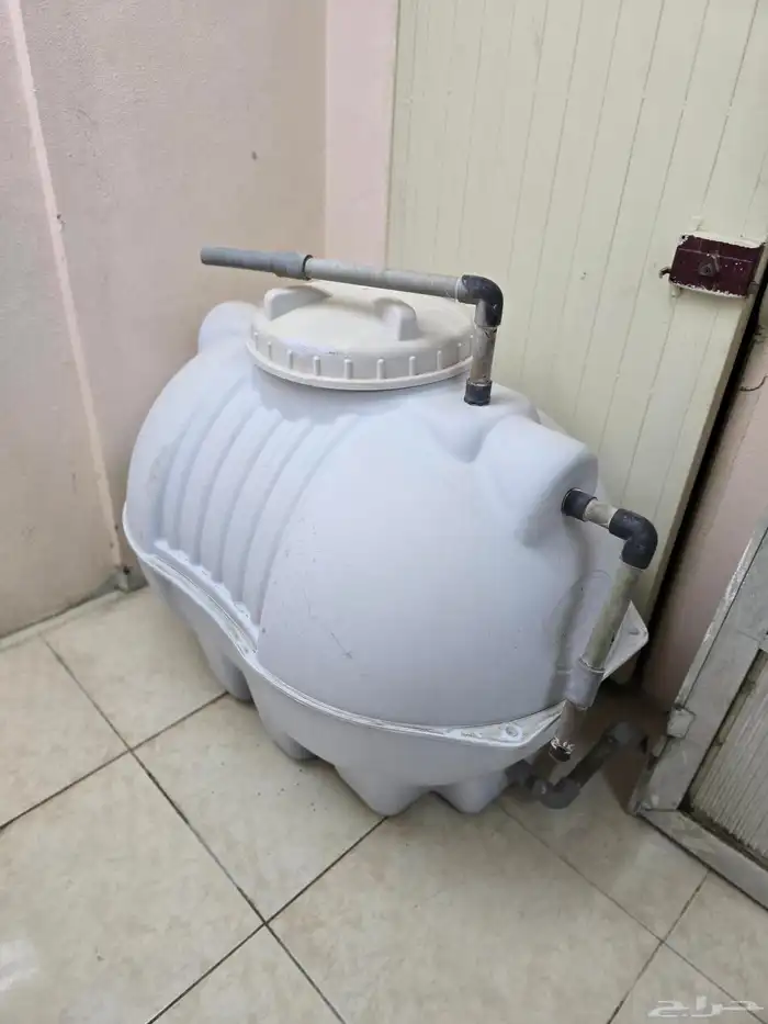 للبيع خزان ماء شبه جديد 0