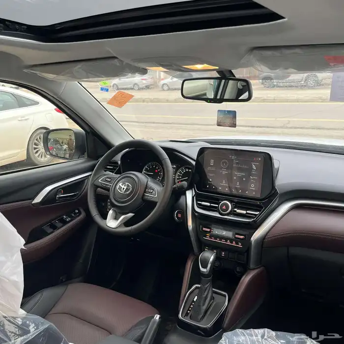 تويوتا اوربان كروزر GLX 2026 3